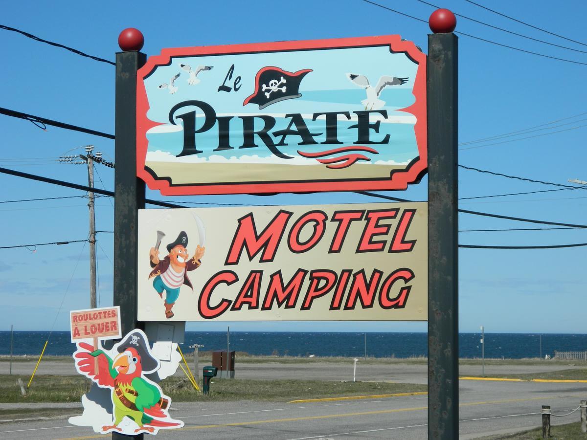 Motel & Camping Le Pirate Cap-Chat Exteriör bild